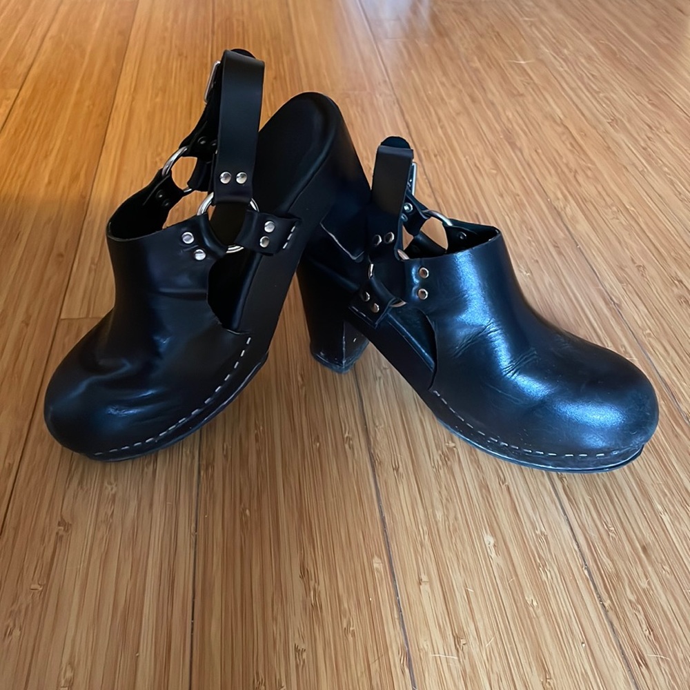 Jeffrey Campbell black leather clogs size 6